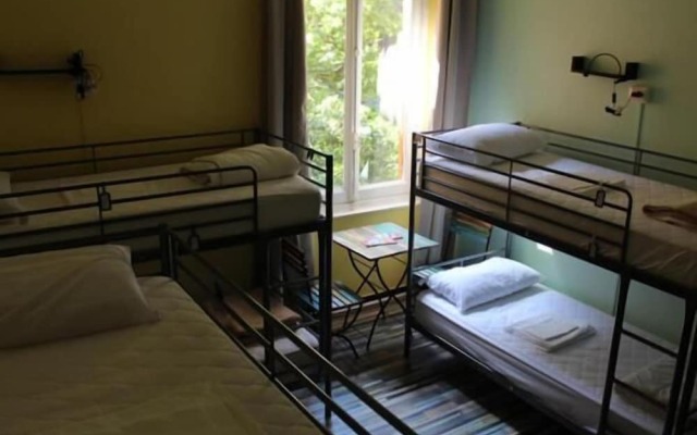 Victoria House Hostel
