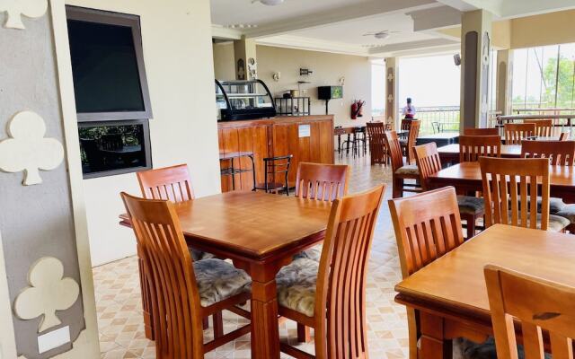 Crystal Apartment Hotel And Lodges