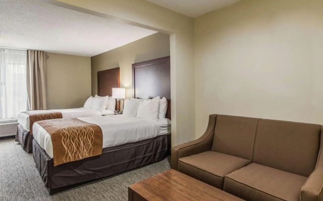 Comfort Inn & Suites Greenwood near University