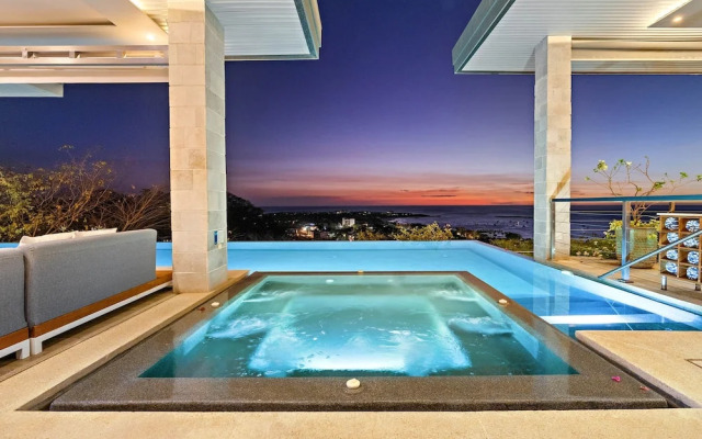 Luxury Villa Hot Tub Ocean Views Fully Staffed