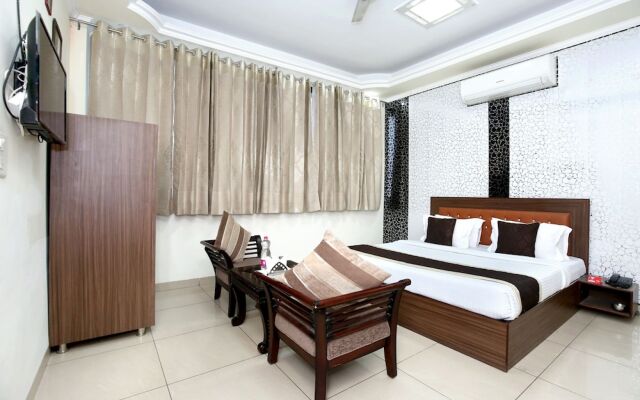 OYO 10832 Hotel JB 2