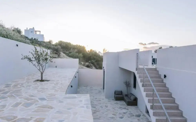 Villa Ida With Pool in Kamilari