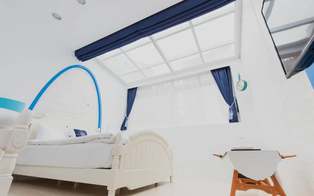 Welcome The Sun Enjoy The Moon