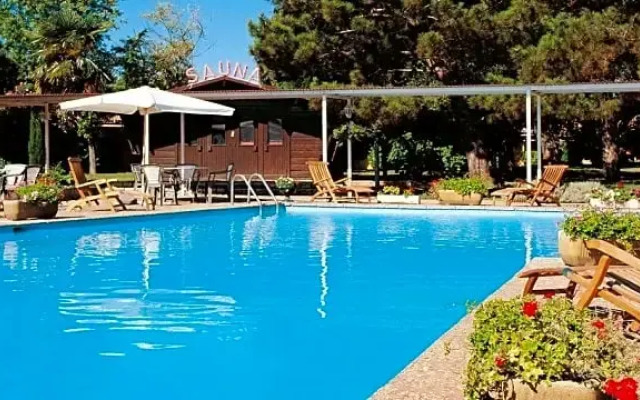 The Originals Access, Hostellerie des Pins