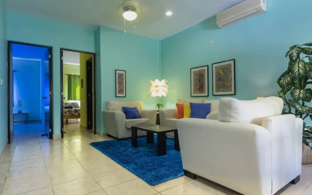 2 BR, Best Downtown Location, Sleeps 6!