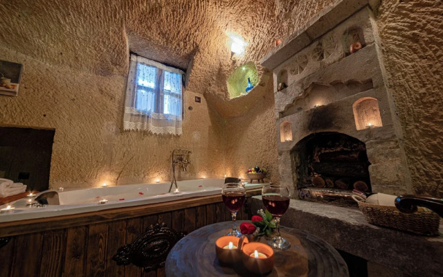 Shiraz Cave Cappadocia
