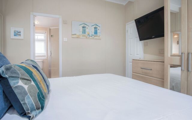 1 Manor Lodge - 3 Bedroom Lodge - Pendine