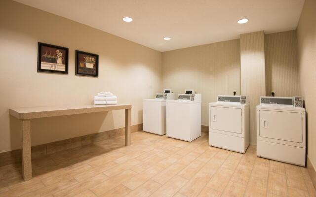 Hampton Inn & Suites Newark-Harrison-Riverwalk