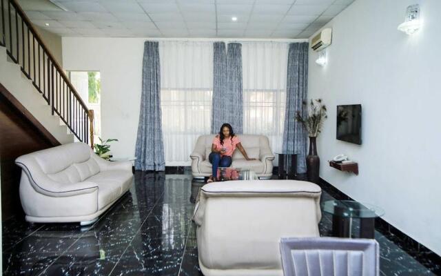 Lezsco Luxury Aparthotel