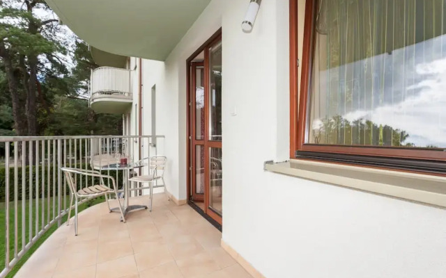 Apartments Handwit by Renters