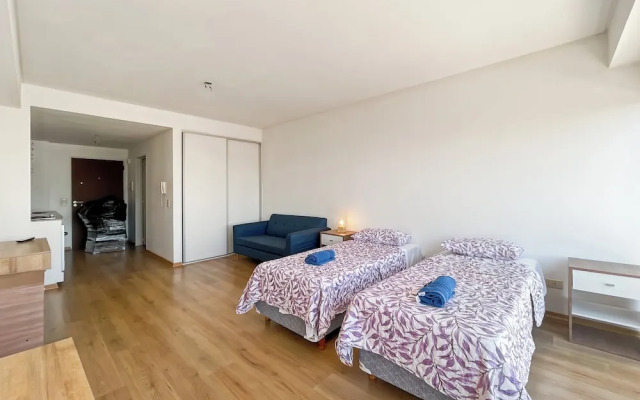 Studio Apartment on 13th Floor With Balcony Terrace