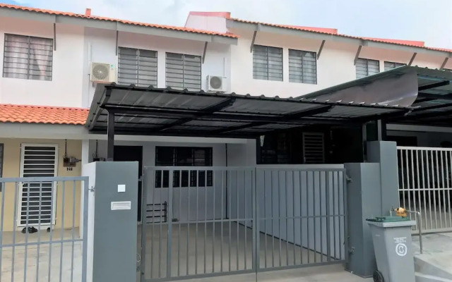 OYO 90493 JL Homestay