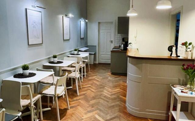 Angel House Aparthotel