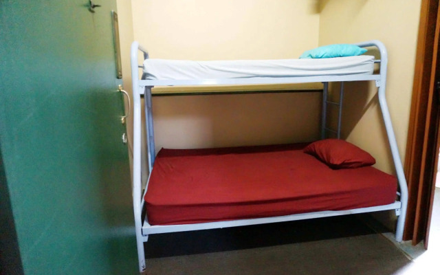 Sundancer Backpackers Resort