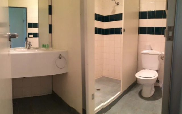 22 Travellers Accommodation