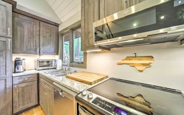 Chic Brevard Cabin - Nature, Trails, & Water!