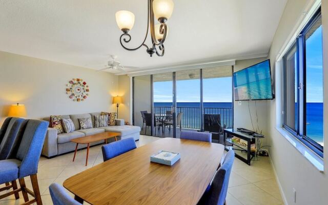Inviting Beachfront Condo With Pool, spa and Views