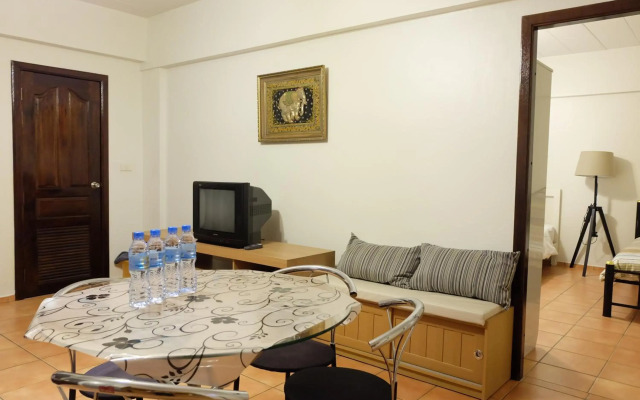 Lomsabai Apartments