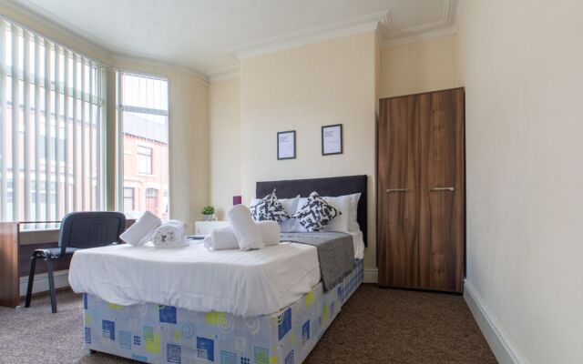 4 Bedroom Flat Close To Liverpool City Centre