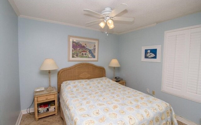 Pelican Beach 0712 2 Bedroom Condo by Pelican Beach Management