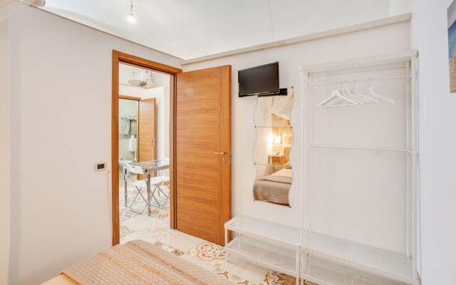 Tiny House 21 Bright Aparment