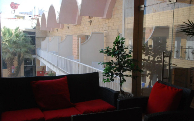 Maman Hotel