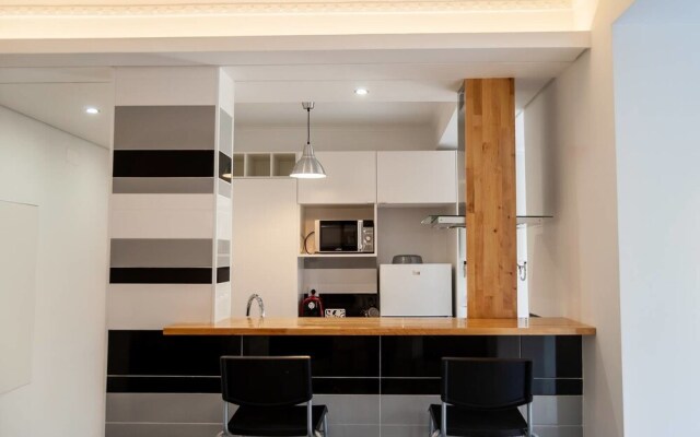 Spacious Basement in Alameda With Lovely Terrace!