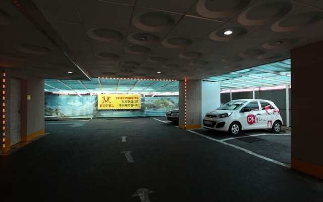 M Hotel