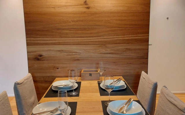 ALPENFLAIR - charming ski-to-door apartment