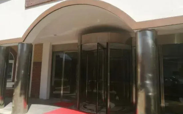 Yancheng Riyuehu Holiday Hotel