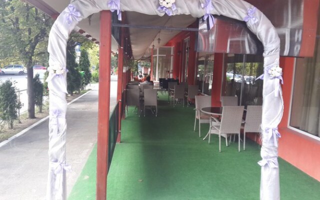 Ambasador Hotel & Restaurant