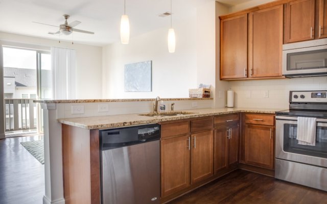 Plaza Midwood 1 and 2 BR Apts with Parking by Frontdesk