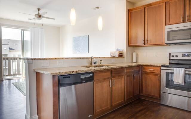 Plaza Midwood 1 and 2 BR Apts with Parking by Frontdesk