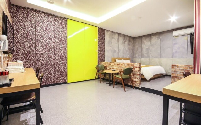 Jeonju Sinsigaji Hotel Pop