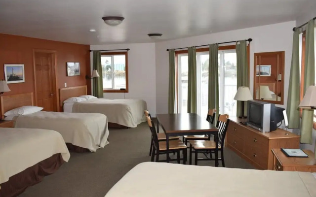 Longliner Lodge And Suites