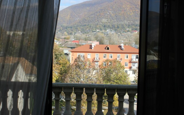 Sheki Saray