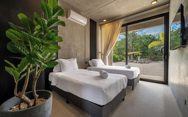 Nelblu Flamingo Suites