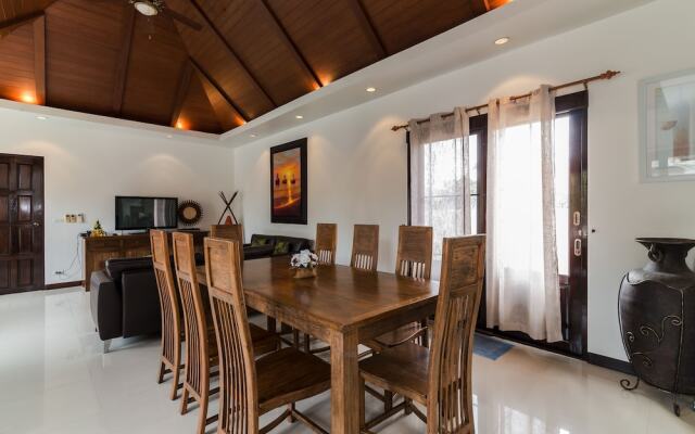 4 Bedroom Private Bali Style Villa HH1