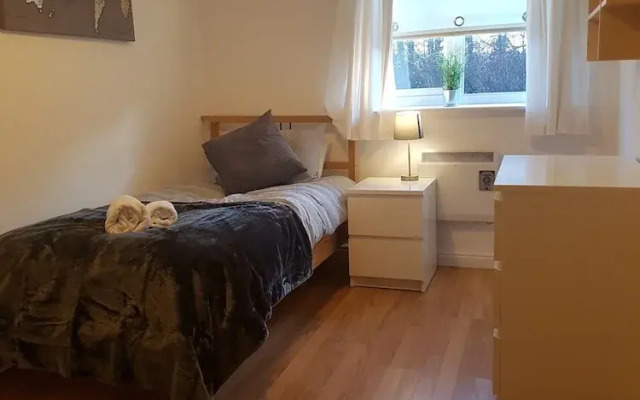 Livingston Contract & Business Apartment