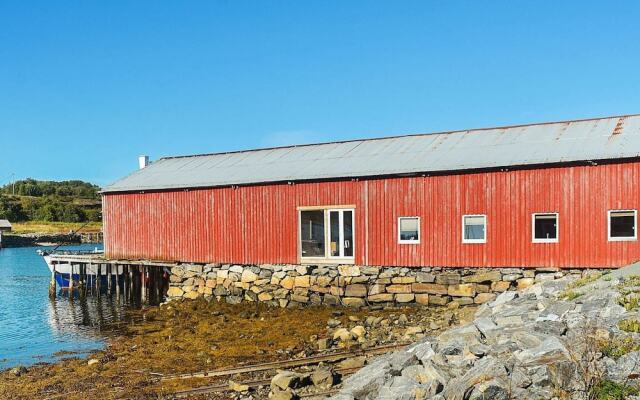 9 Person Holiday Home in Lysøysundet