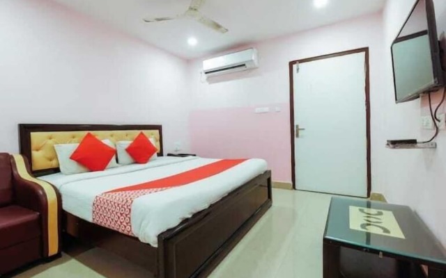 iROOMZ Hotel Diamond Park