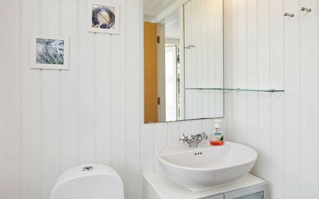 Peaceful Holiday Home in Hals near Sea