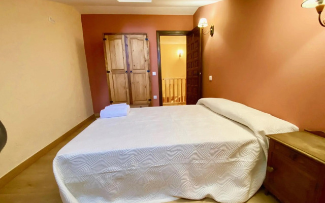 La Parada de Jimena-Casa rústica rodeada de bodegas en Rueda