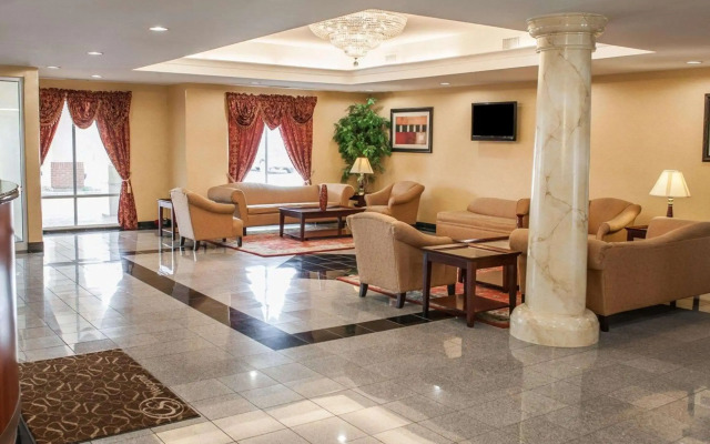 Comfort Suites near Indianapolis Airport