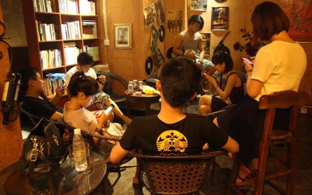 Fenghuang Soft Time Inn