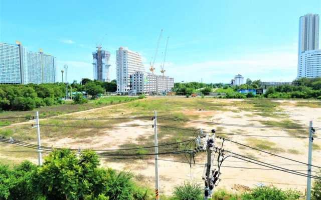 Luxury 1 bed Corner Condo