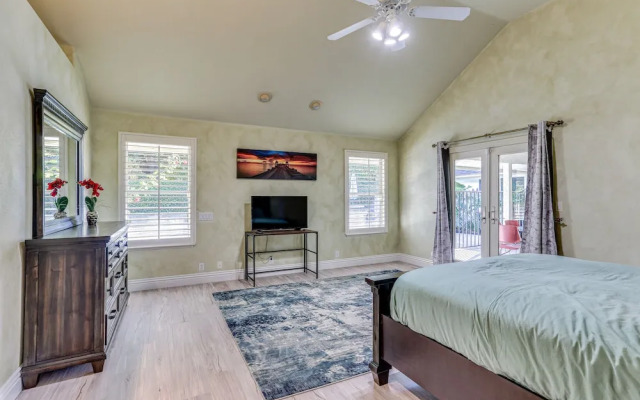 Billiards & Private Pool: Bright Clovis Home!