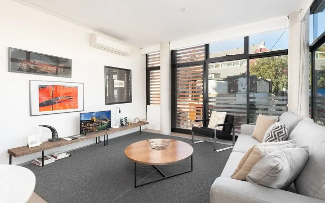 Uber Chic Newtown Designer Pad H392