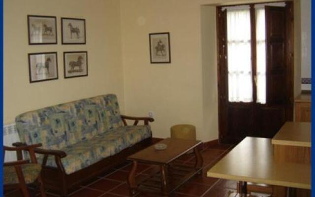 Hotel Apartamentos La Montañesa
