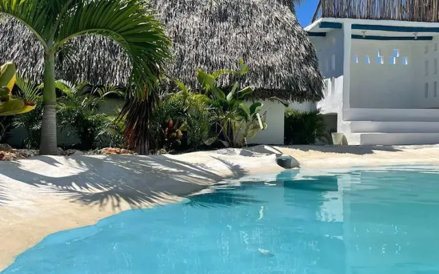 Blue beach Eco-hotel by Sanfabini